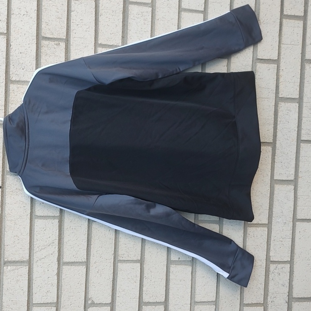 Gray Jacket* - Picture 8 of 9